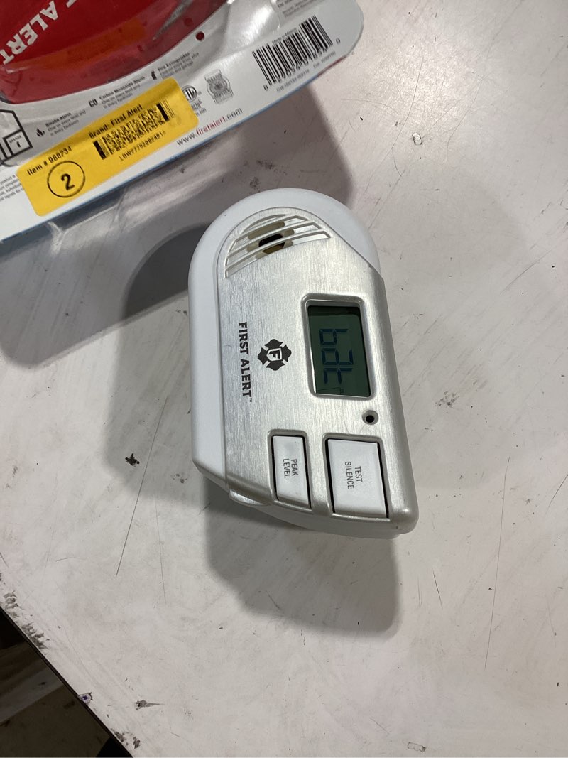 Condition photo showing Good Condition for first alert plug-in natural gas, propane and carbon monoxide detector