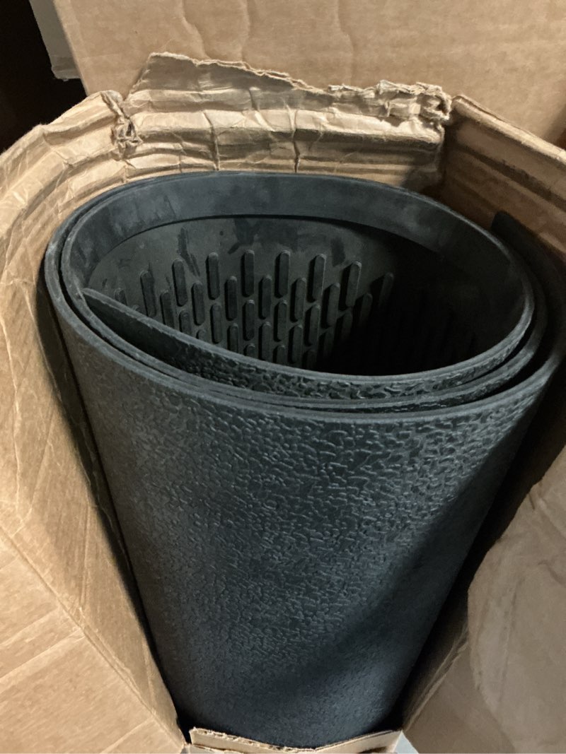 Condition photo showing Good Condition for guardian 14040600 clean step scraper outdoor floor mat, natural rubber, 4'x 6', black, ideal for any outside entryway, scrapes shoes clean of dirt and grime 72"l x 48"w x 0.2"th solid