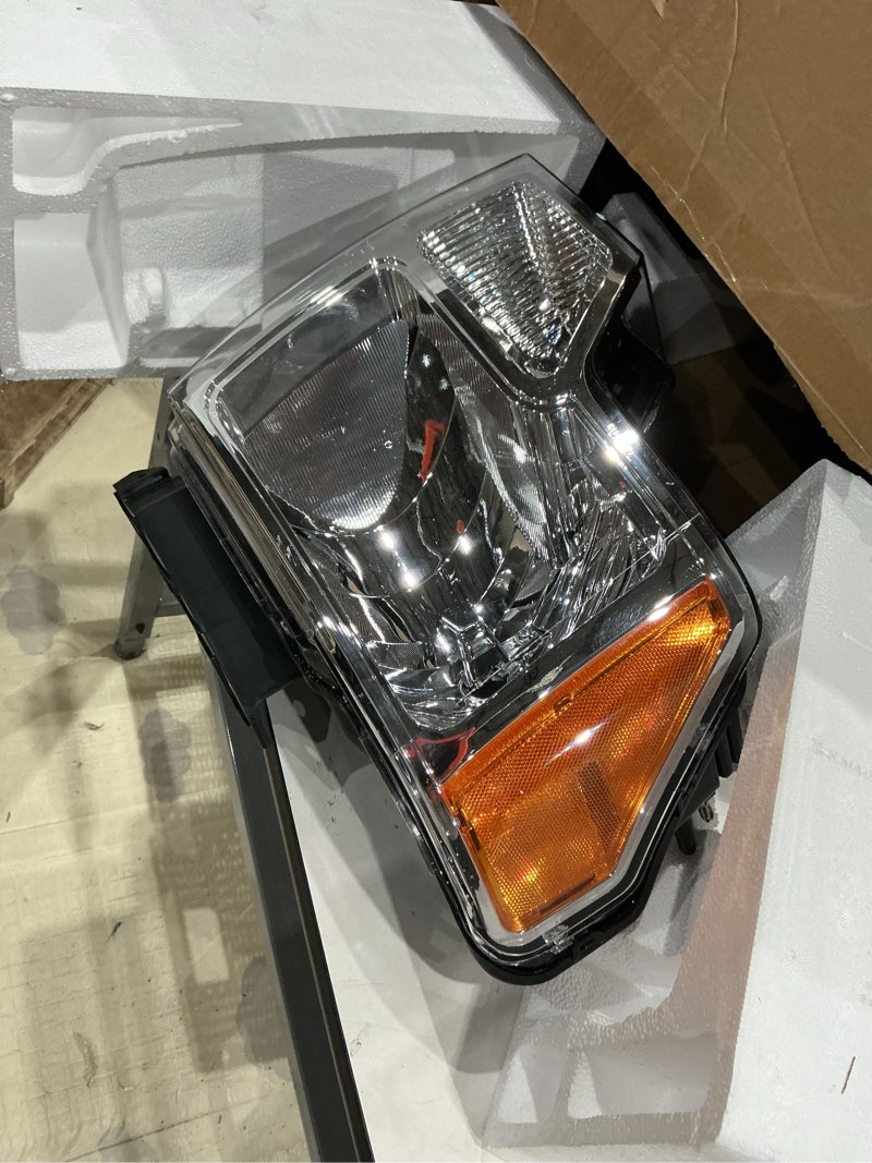 Condition photo showing Good Condition for item similar// headlight set compatible with ford f150 capa certified headlamps