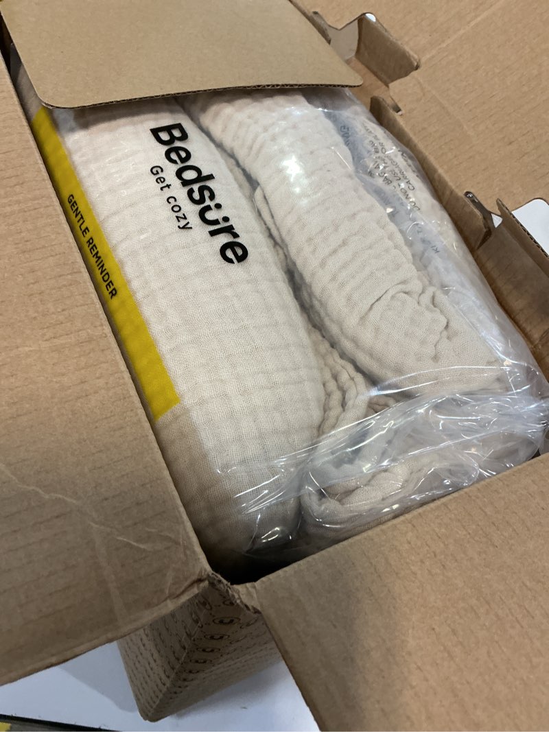 Condition photo showing New/Like New for bedsure 100% cotton muslin blanket king size for bed - 4-layer lightweight breathable summer gauze muslin blanket for adults, soft thin bedspread coverlet all season, linen beige, 108x90 inches 00 - beige king (108" x 90")