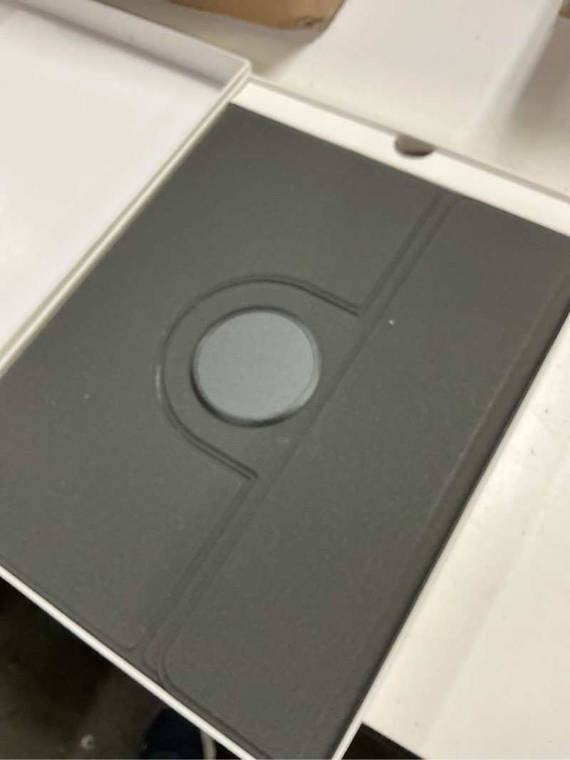 Condition photo showing New/Like New for oyeeice keyboard case for ipad pro 6th/ 5th/ 4th/3th gen 12.9", rotating detachable clear cover with 7 colorful backlit keyboard wireless for ipad air m2(2024) 13" with pen holder- black detachable style-backlit keyboard black