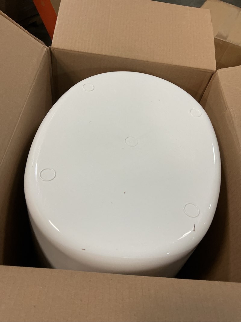 Condition photo showing Good Condition for IRIS USA Cat Litter Box, Large Top Entry with Litter Catching Lid and Scoop, Dog Proof, Cat Box Enclosure, Beige/White Top Entry White/Beige