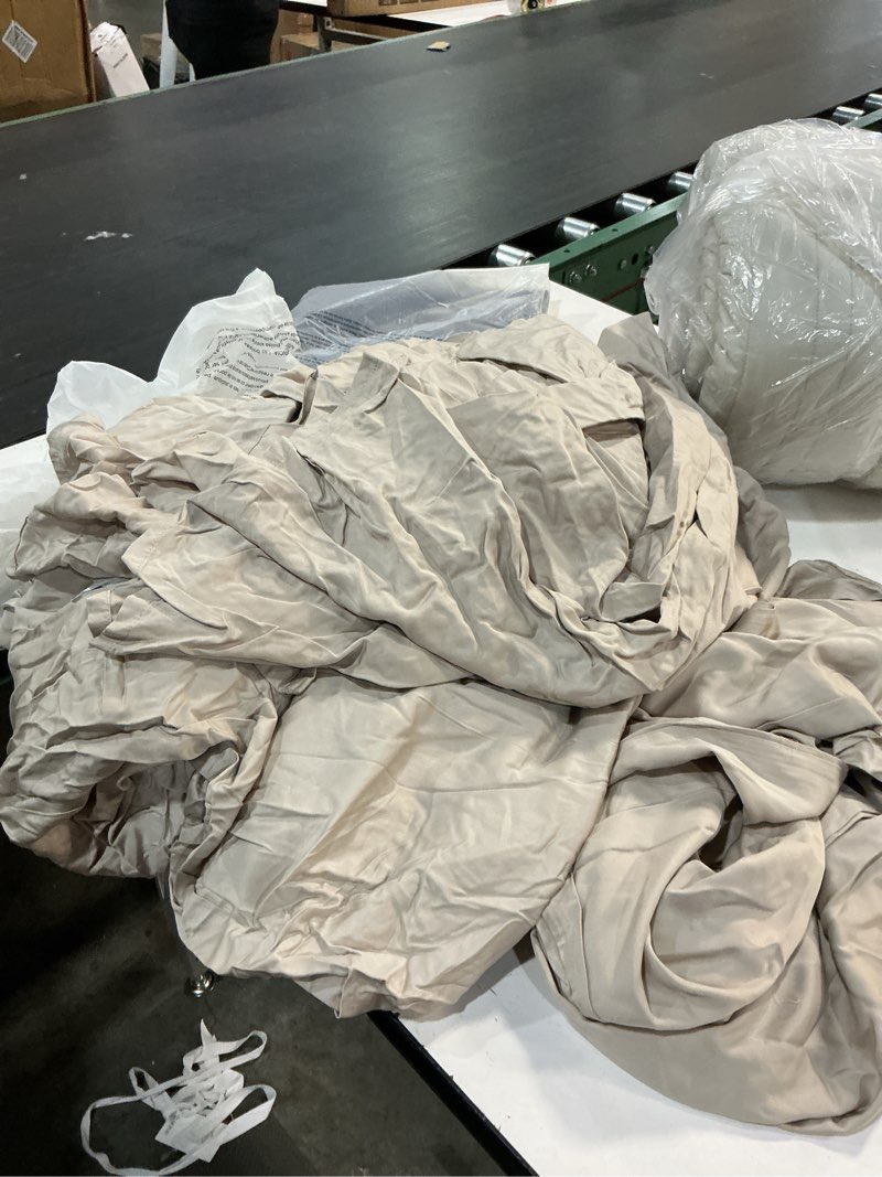 Condition photo showing Good Condition for quince bamboo sheet set size king color:sand 