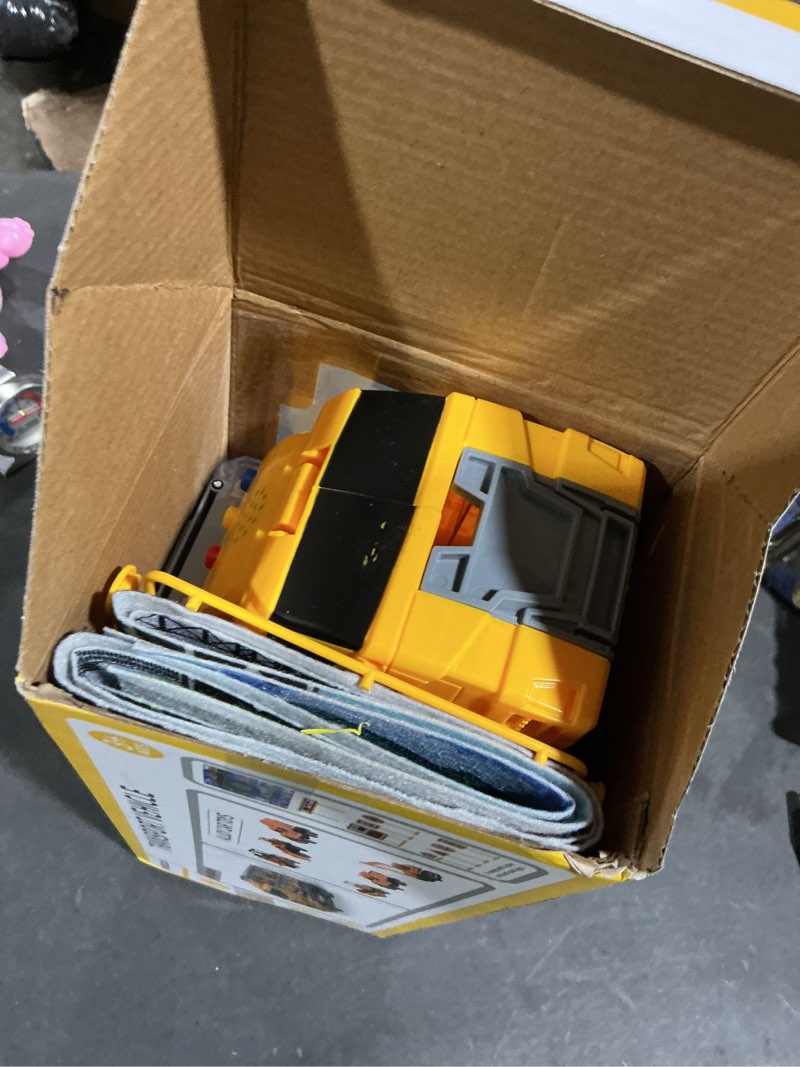 Condition photo showing Good Condition for Toddler Boys Construction Truck Vehicle Toy Set with Play Mat and Die-Cast Toy Car, Transport Carrier Truck for Kids 3-5, Birthday Gifts Toys for 3-8 Year Old Boys