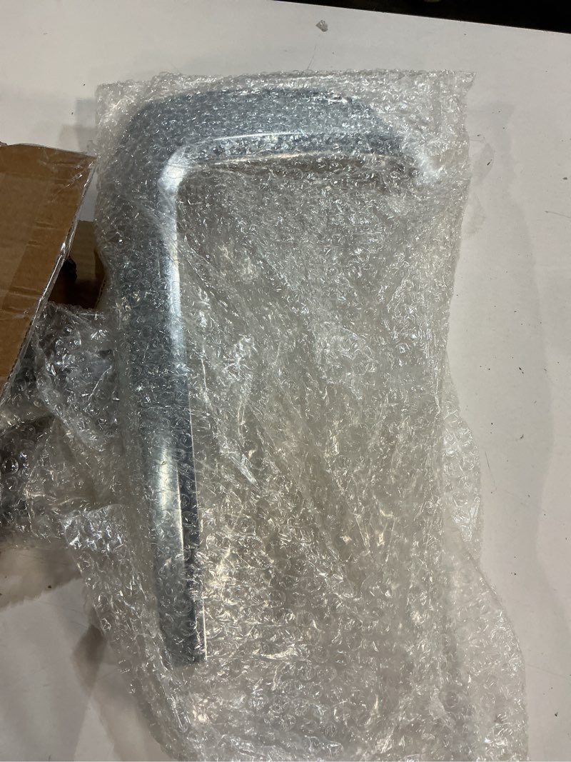 Condition photo showing Good Condition for 3-piece front bumper rh chrome trim molding strip set replacement for 2016-2019 outlander replacement for 6407a142 replacement for 6407a146 replacement for 6407a144