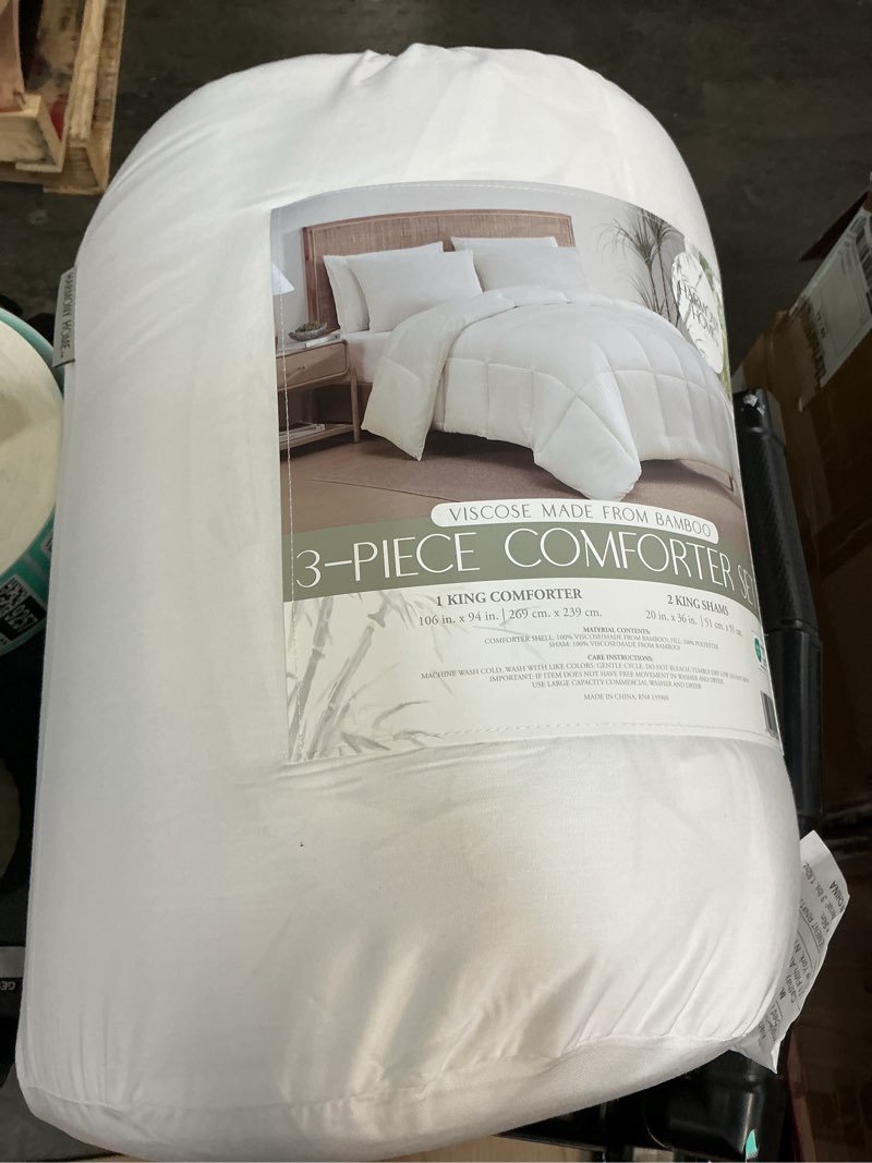 Condition photo showing New/Like New for bamboo harmony 3-piece viscose made from bamboo comforter set king