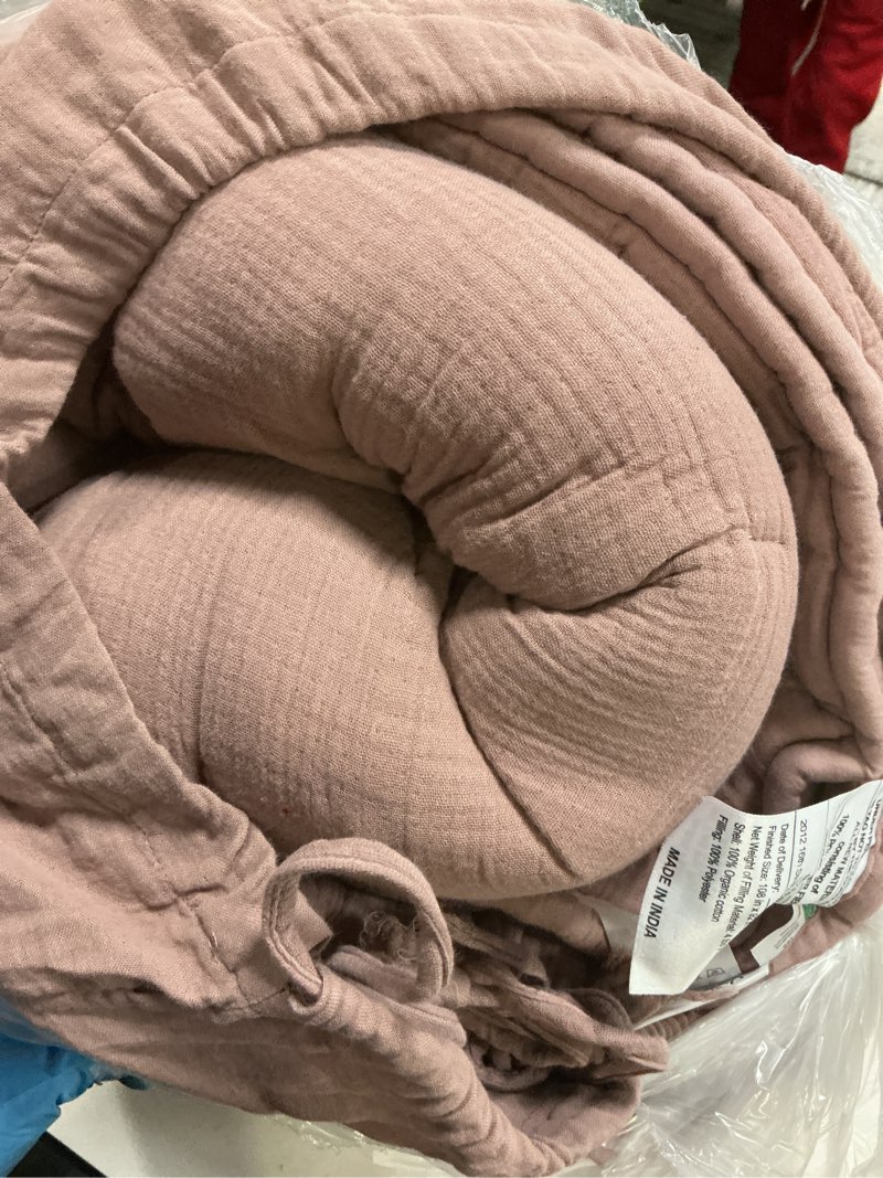 Condition photo showing As Is for organic cotton gauze dream quilt, king/cal king, fig