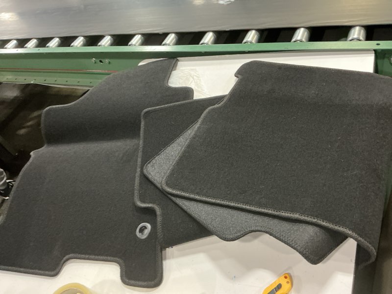 Condition photo showing Good Condition for (Similar )GXARTS4 PCS Front and Rear Velour Replacement Floor Mats Carpet Black Compatible with Toyota Camry 2012 2013 2014 2015 2016 2017 Fit For Toyota Camry 2012-2017