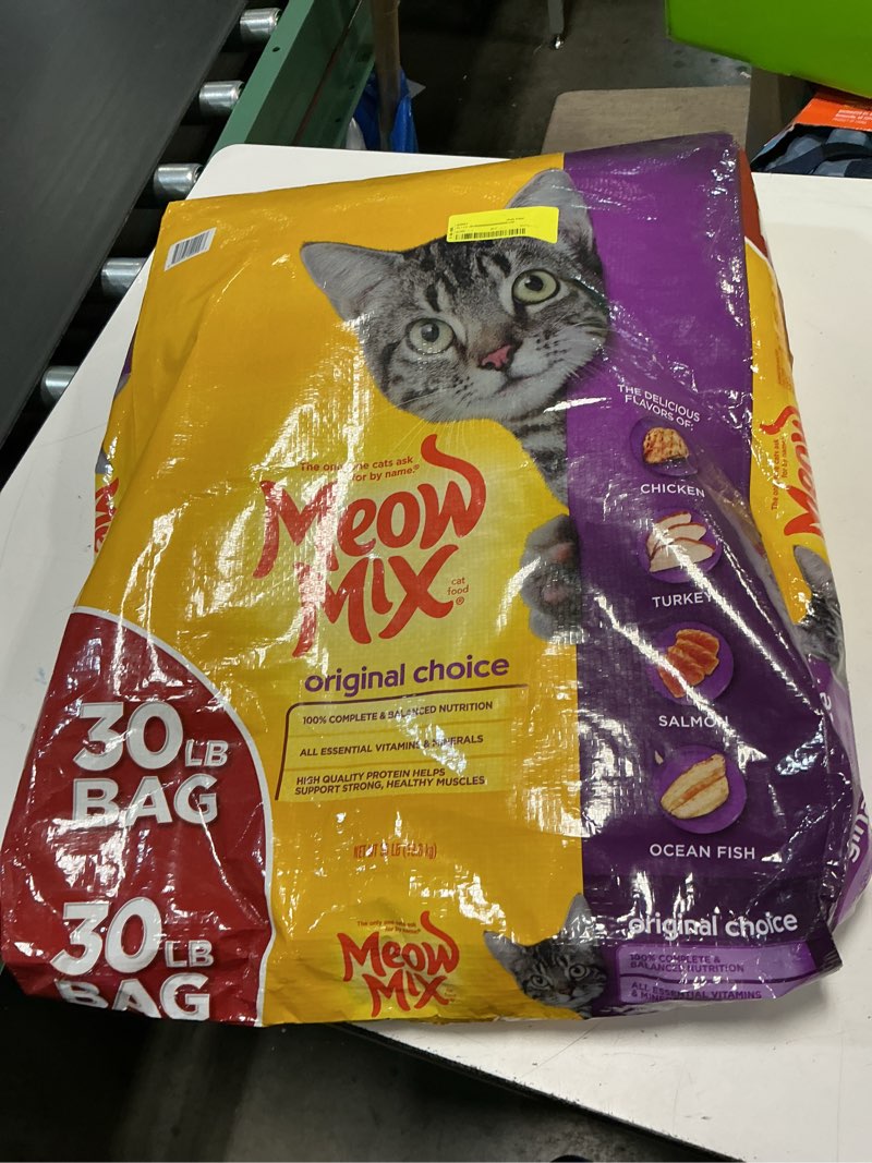 Condition photo showing Good Condition for ( unknown best by date ) meow mix original choice with flavors of chicken, turkey, salmon & ocean fish adult complete & balanced dry cat food - 30lb