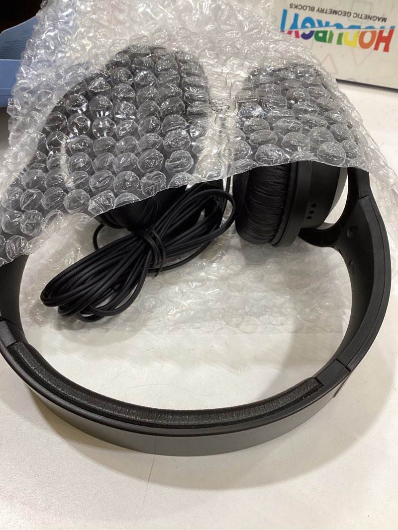 Condition photo showing Good Condition for philips audio h2005bk/00 over-ear stereo headphones wired (2 m cable, 40 mm neodymium drivers, passive noise isolation, adjustable headband, lightweight) black one size no mic