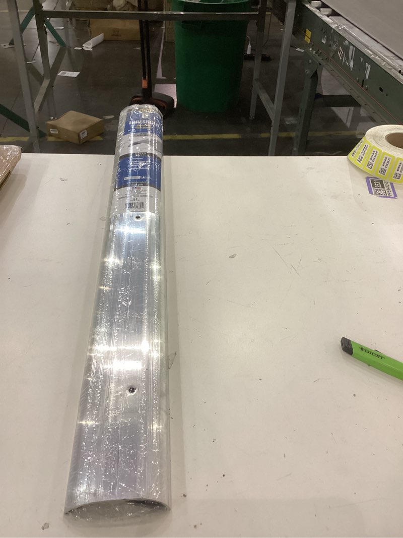 Condition photo showing New/Like New for Silver plateado