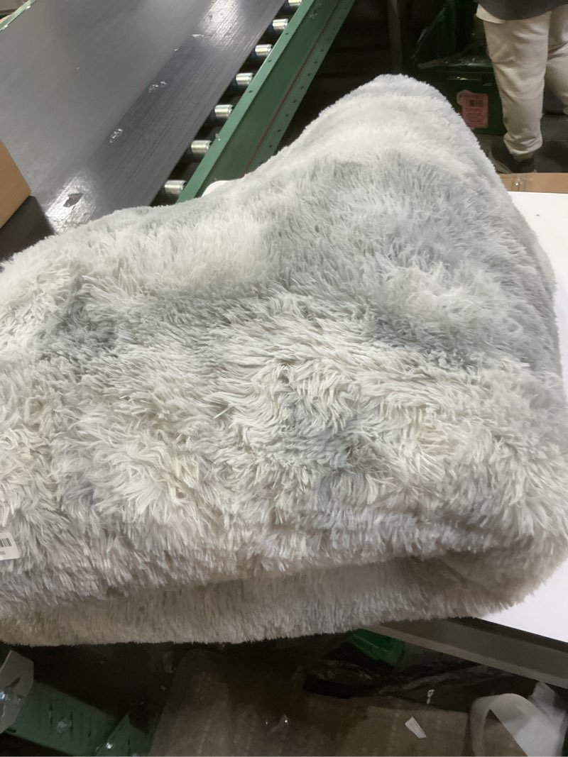 Condition photo showing Good Condition for Shag Area Rugs for Bedroom Living Room,8X10 Ultra Soft Fluffy Area Rugs for Dorm, Indoor Carpet Nursery Rugs for Kids Girls Room Home Decor,Tie-Dye Grey 8' x 10' (Rectangular) Mottling Grey