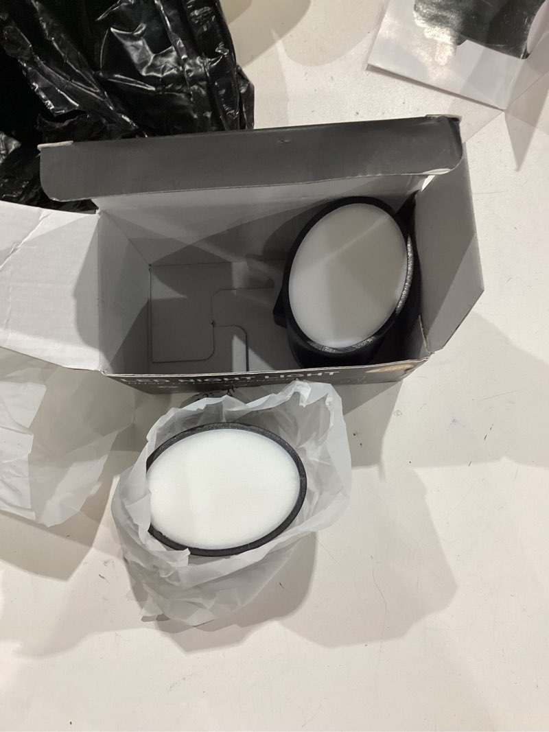 Condition photo showing Good Condition for briignite night lights plug into wall, modern led night light plug in, dusk to dawn sensor, soft white 3000k, 0-100lm adjustable brightness, dimmable nightlight for hallway, bedroom, stairway, 2 pack black-3000k 2 pack