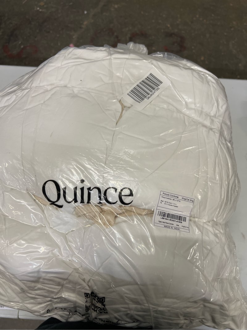 Condition photo showing Good Condition for cotton pintuck comforter, king/cal king, white