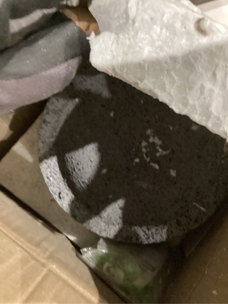 Condition photo showing Good Condition for The original Molcajete Mexicano volcanic rock Handmade of Authentic Lava Rock in Mexico - Molcajete de Piedra volcanica - Molcajete Mortar Pestle molcajete bowl molcajete volcanic rock guacamole maker