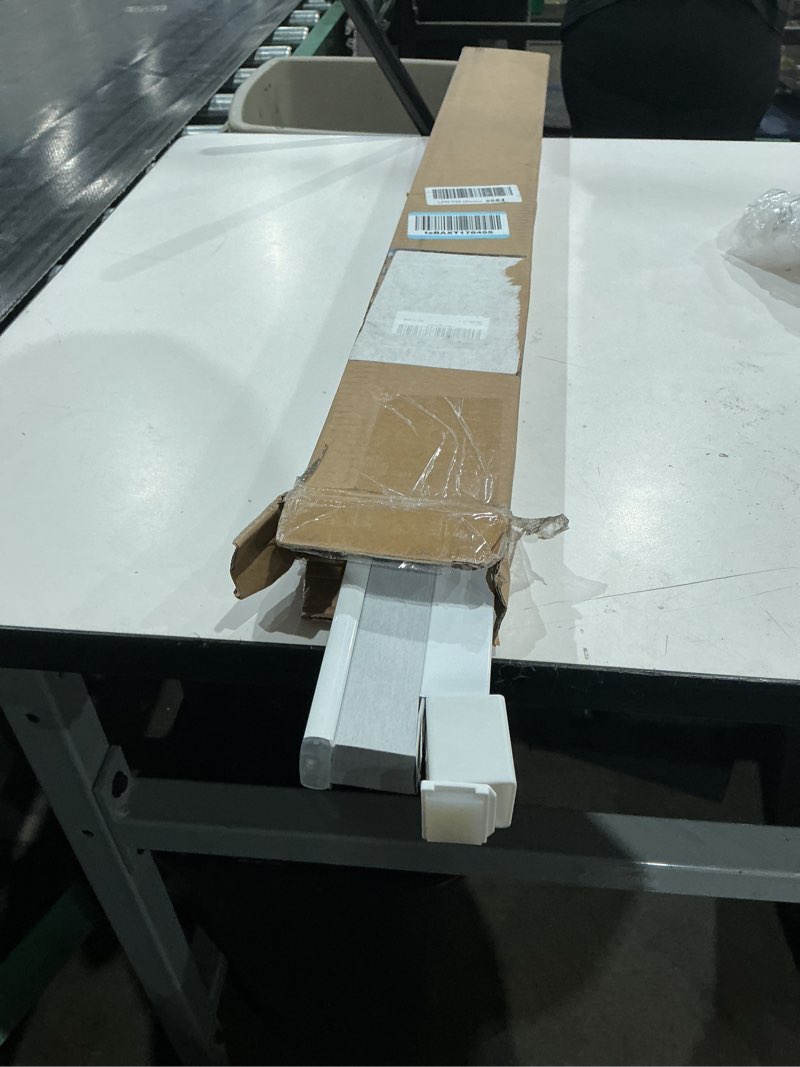 Condition photo showing Good Condition for slkwdobd black out shades white