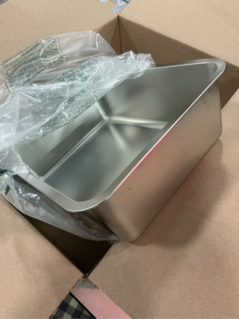 Condition photo showing Good Condition for stainless steel litter box with high sided, metal cat litter box, odor-free, non-stick litterbox pan, easy to clean pet supplies toilet tray for indoor cats, kittens or multicat homes 16.93"l x 12.99"w x 5.12"h