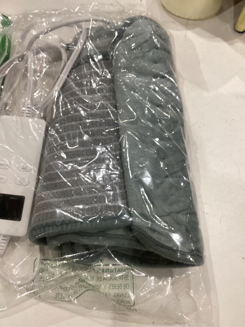 Condition photo showing Good Condition for heating pad for back pain relief, upgraded (12"x24"+26'') extra large heating pad for period cramps with 4 timers auto shut off & 6 heat levels, electric heating pad for lower back neck shoulder, gray 12"x24" gray