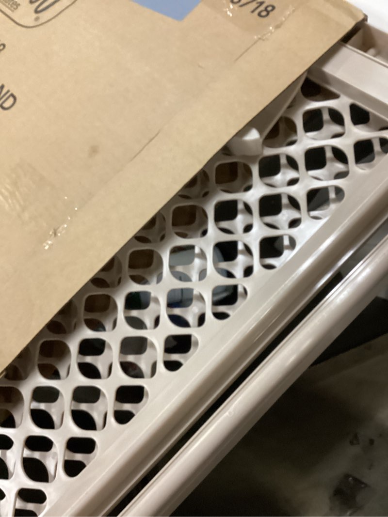 Condition photo showing Good Condition for Toddleroo by North States 42” Wide Supergate Ergo Baby Gate, Made in USA: For Doorways or stairways. Includes Wall Cups. Pressure or Hardware Mount. 26” - 42” Wide (26" Tall, Sand) (B01HG7E5R8)