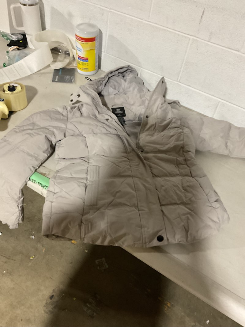 Condition photo showing As Is for wantdo women's hooded warm winter coat quilted thicken puffer jacket with removable hood small grayish white