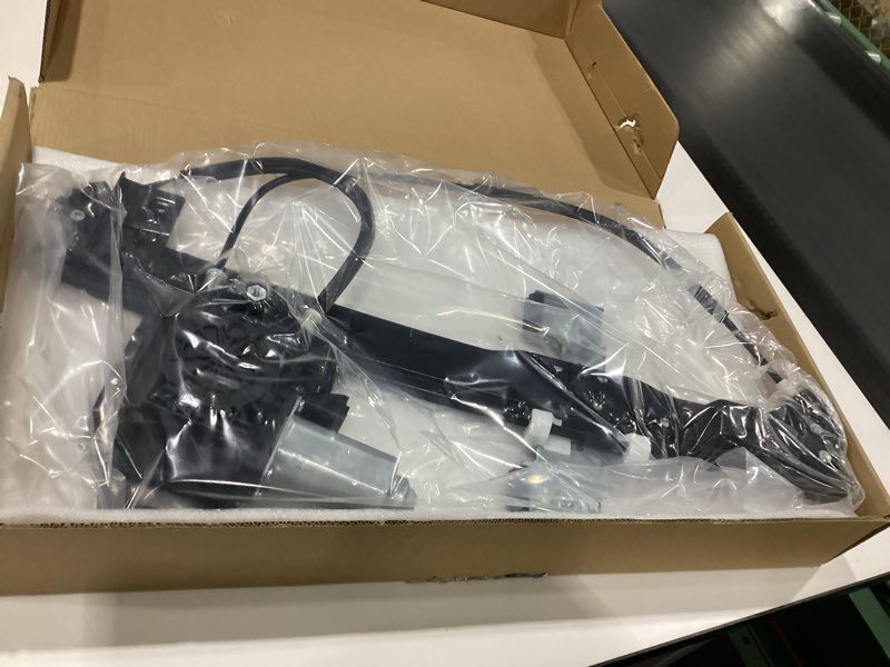 Condition photo showing Good Condition for 740-893 Rear Right Power Window Regulator without Motor Passenger Side for Buick Rainier Isuzu Ascender 2004-2006 Chevrolet Trailblazer GMC Envoy 2002-2006 Saab 9-7X 2005, 135-01905R 15893783 Rear Right Passenger Side