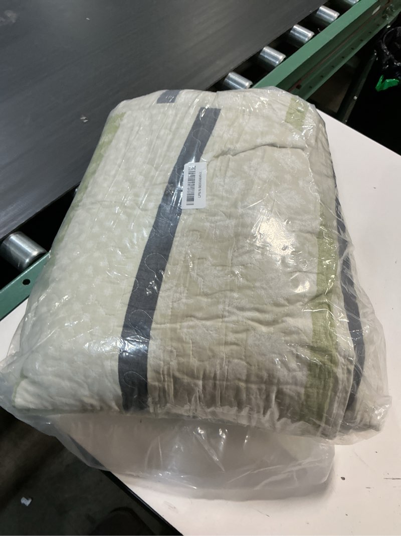 Condition photo showing Good Condition for homzard quilts queen size,cotton queen comforter set,green beige grey quilt bedspread set,striped bedding,cotton lightweight bed comforter all season 3 piece 01-5 grass green/grey/beige queen (90"x98")