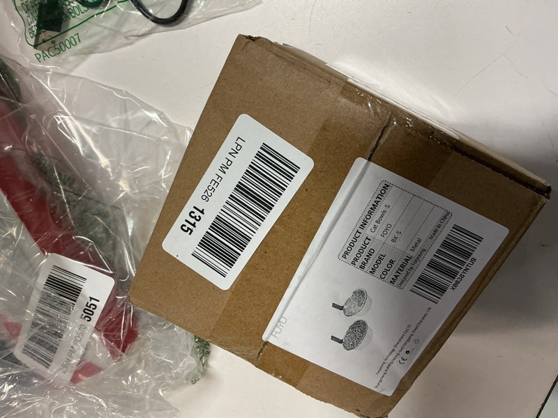 Condition photo showing New/Like New for FOYO Elevated Cat Bowls, Raised Cat Food and Water Bowls,Wall Mounted Pet Comfort Feeding Bowls 1.5 cups(12 OZ)