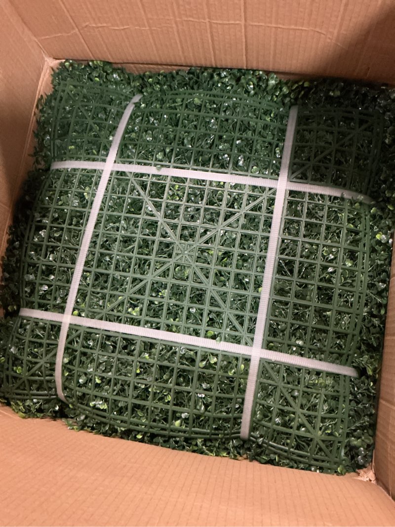 Condition photo showing Good Condition for Artificial Grass Wall Backdrop Panels: 20X20 in 24P UV-Anti Greenery Boxwood Panels for Indoor Outdoor Green Wall Decor & Ivy Fence Covering Privacy 20*20IN 24P