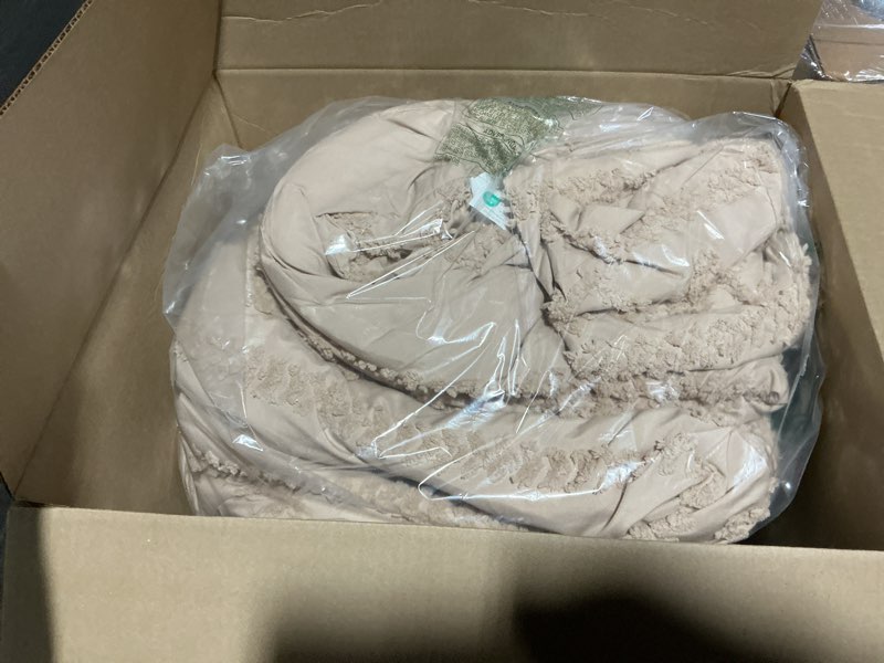 Condition photo showing Good Condition for bedsure tufted boho comforter set oversized king - khaki boho bed set, gentlesoft™ 3 pieces farmhouse shabby chic embroidery bedding, gifts for woman, soft jacquard comforter for all seasons oversized king 09 - khaki - elegant