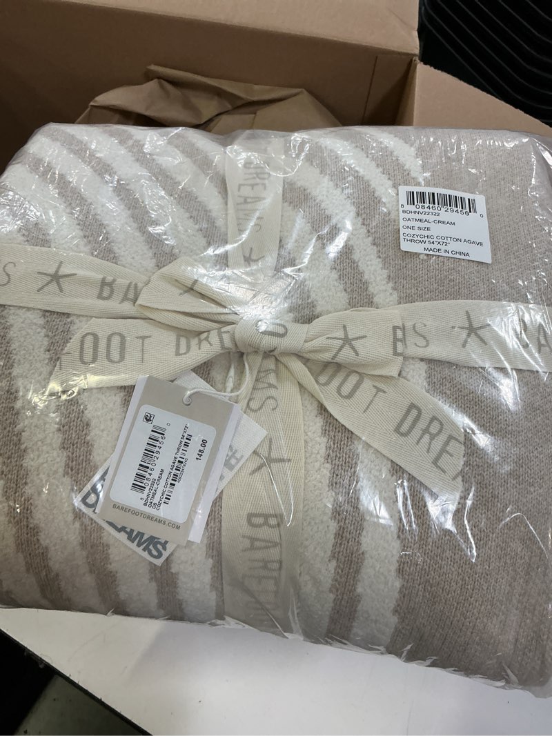 Condition photo showing New/Like New for barefoot dreams cozychic cotton agave throw blanket, oatmeal-cream, 54''x72''