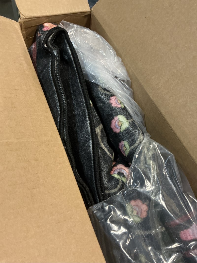 Condition photo showing Good Condition for GarveeHome Boho 8x10 Area Rugs for Living Room, Floral Vintage Rugs for Bedroom with Soft Low Pile, Non Slip Stain Resistant Washable Rug 8x10 for Dining Room Black Large Carpet for Office Playroom Black 8' x 10' (Rectangular)