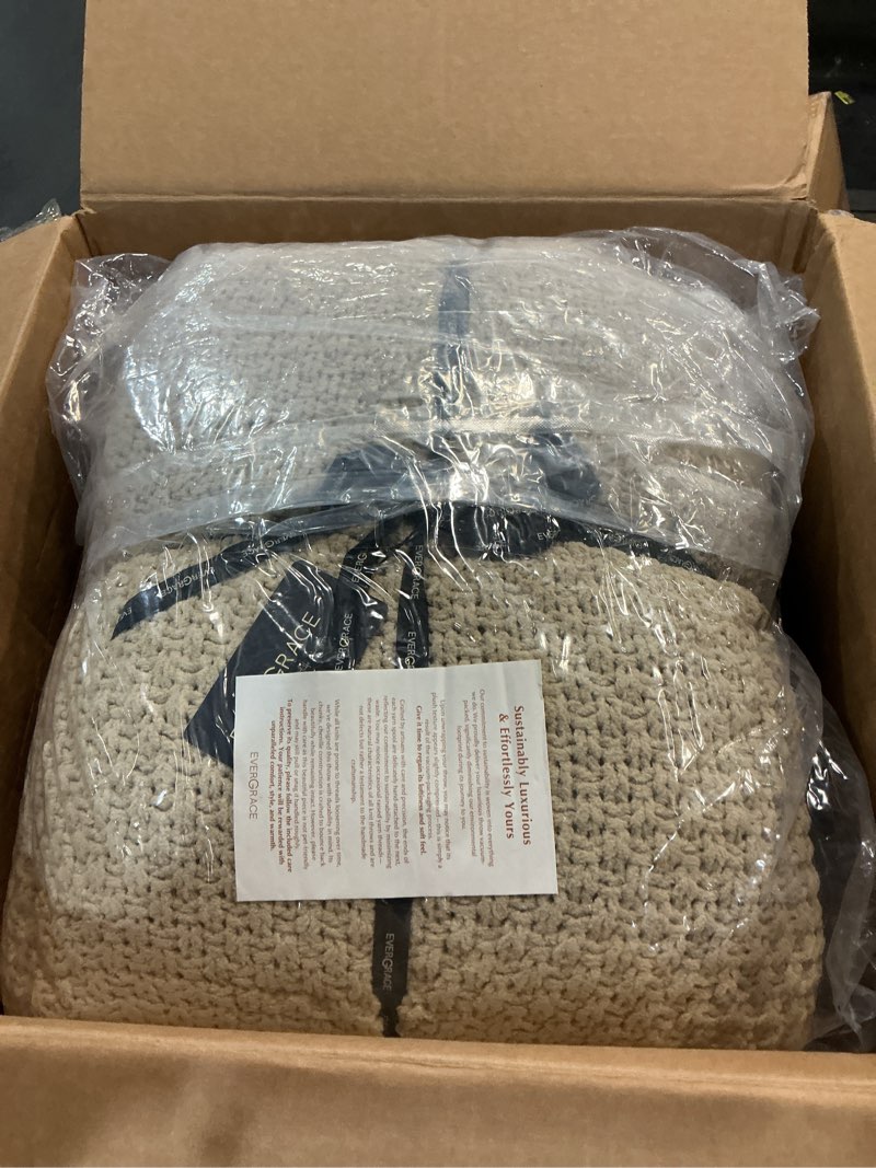 Condition photo showing Good Condition for EVERGRACEHOME Chunky Chenille Knit Throw Blanket for Couch, Soft Luxurious Oversized King Moss Stitch Blanket for Bed, Large Cozy Farmhouse Knitted Throw for Sofa, Sand Dune, 92" x 108" Sand Dune 108" x 92"