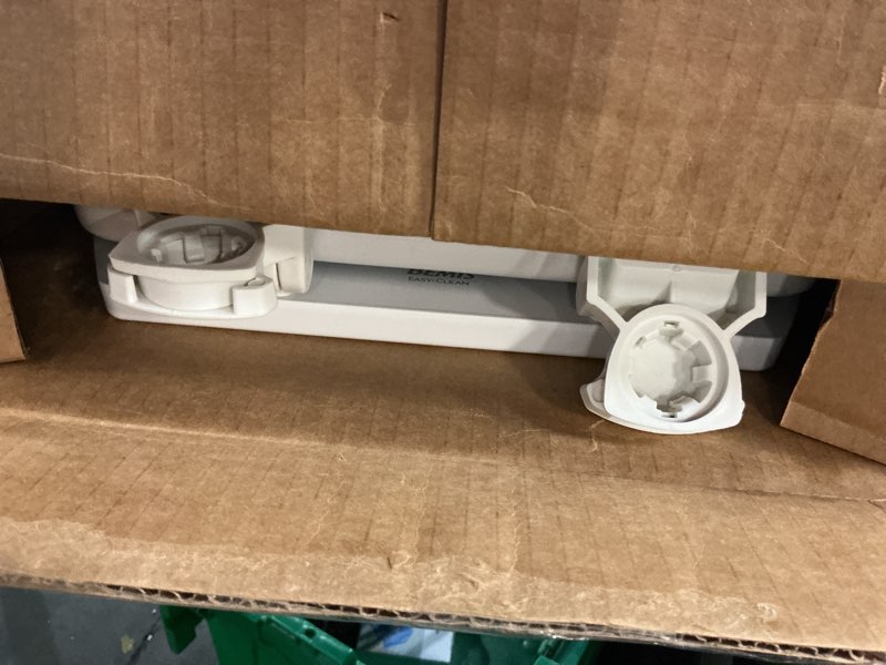 Condition photo showing New/Like New for bemis 500ec 390 toilet seat with easy clean & change hinges, 1 pack round, cotton white