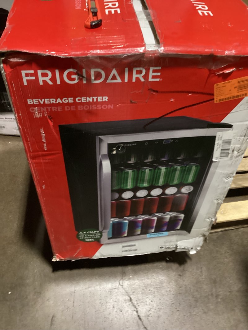 Condition photo showing Good Condition for Ca'Lefort 24 Inch Beverage Refrigerator - 180 Can Beverage Fridge with 34°-54°F, Built in or Freestanding Beverage Cooler with Glass Door and 3 LED, Drink Fridge for Home/Kitchen(5.65 cu.ft) 24 Inch Beverage Cooler(180 can)