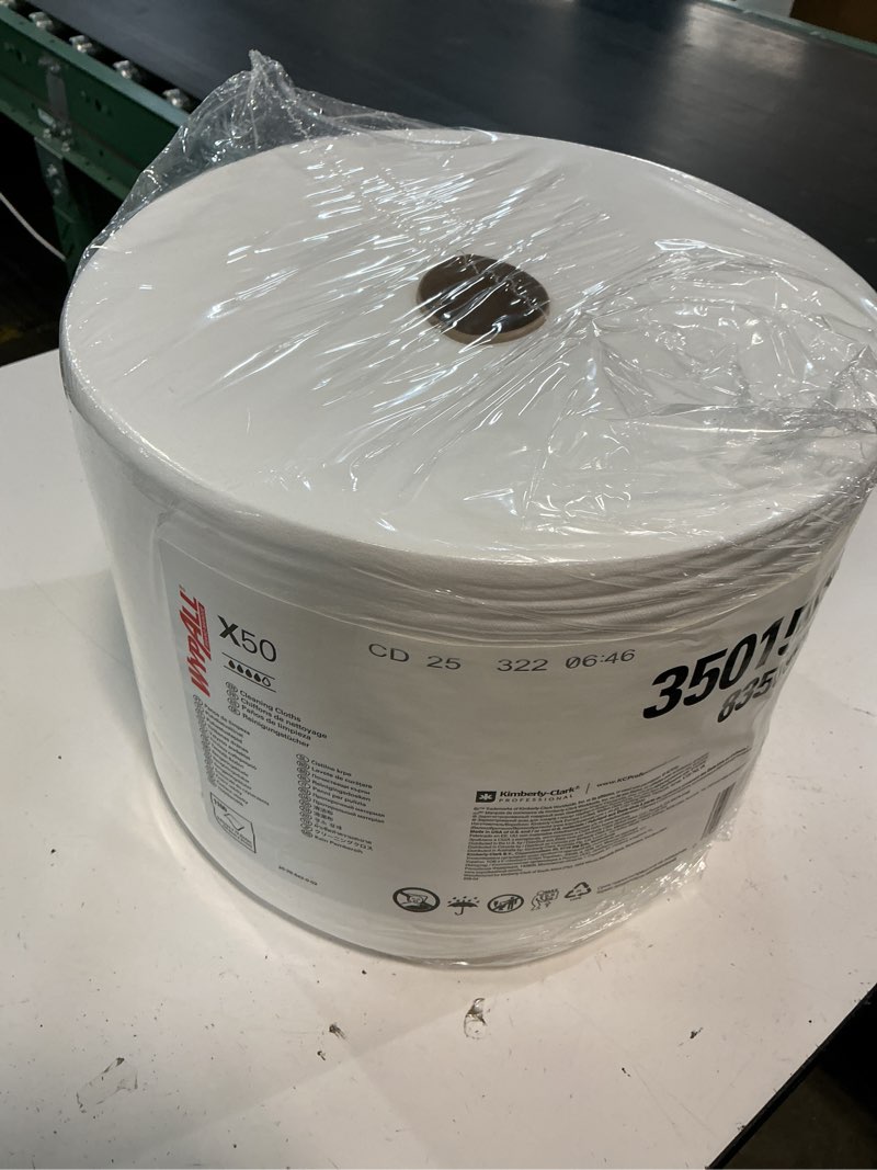 Condition photo showing New/Like New for wypall x50 disposable cloths (35015)  jumbo roll  9.8 x 13.4  white  1 100 sheets per roll