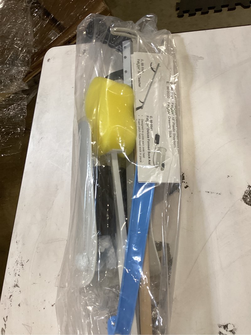 Condition photo showing Good Condition for fablife hip kit daily living aids for mobility, hip replacement recovery, knee and back surgery includes grabber reacher, bath sponge stick, sock aid, shoehorn, dressing stick 32" reacher, dressing stick, plstc shoehorn with formed sock aid, sponge kit