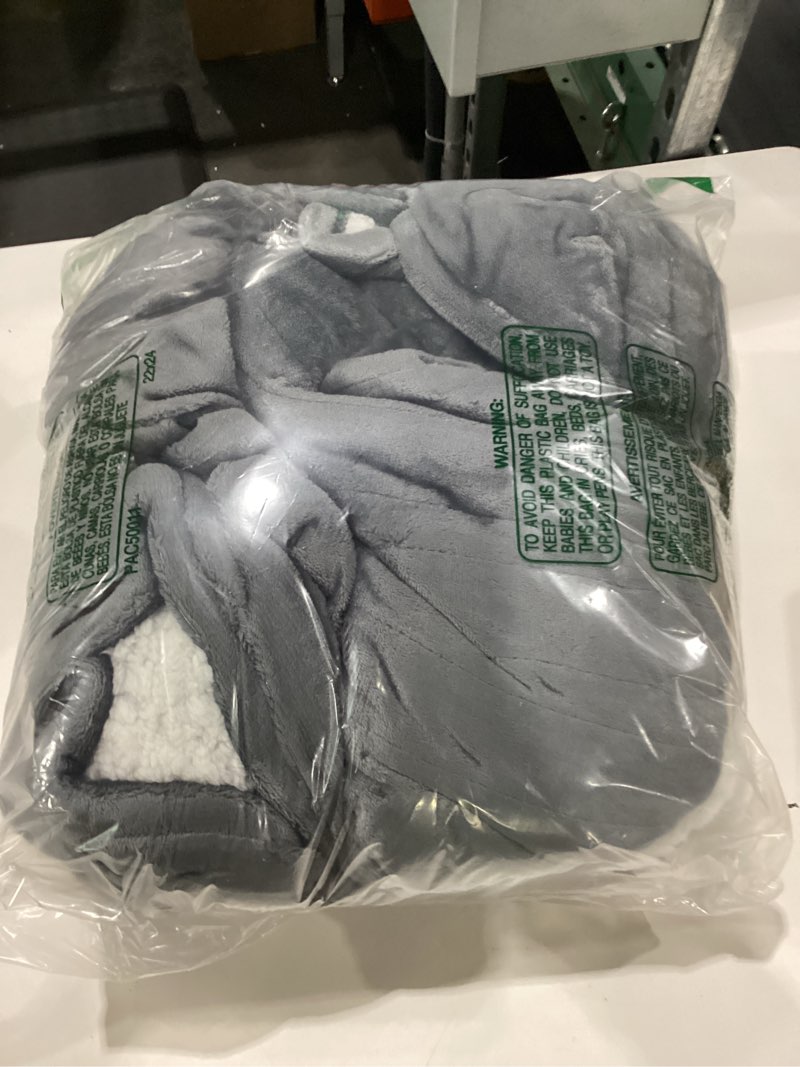 Condition photo showing Good Condition for LBRO2M Sherpa Fleece Bed Blanket King Size Super Soft Fuzzy Plush Warm Cozy Fluffy Microfiber Couch Throw Velvet Double Reversible Luxurious Blankets,Grey Grey King(90x104 Inches)