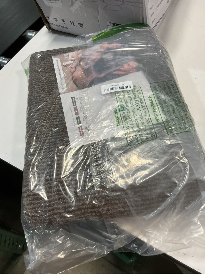Condition photo showing Good Condition for purrugs dirt trapping door mat 32" x 47", non-slip machine washable entry rug, entrance mat, indoor front door mat, super absorbent entryway rug for muddy shoes & paws, heathered brown heathered brown 32" x 47" (rectangular)