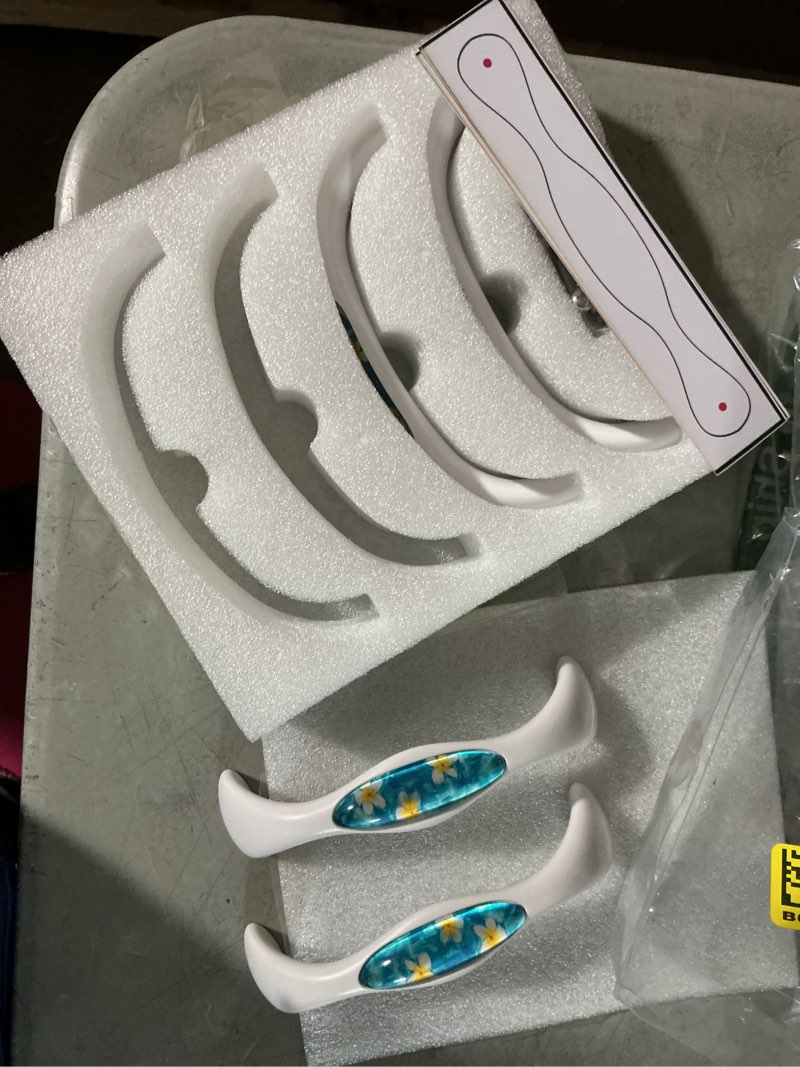 Condition photo showing Good Condition for (similar )4-pc,kitchen cabinet handles,knobs for cabinets and drawers,bathroom cabinet knobs,blue leaves tropical flowers, r1id0tvwawst