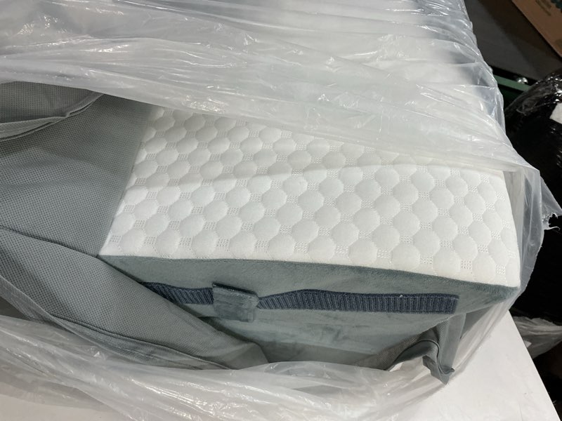 Condition photo showing Good Condition for Simpledad Wedge Pillow for Sleeping, Orthopedic Bed Wedge Pillow Set, 15-in-1 3PCS Adjustable Memory Foam Wedge Pillows Post Surgery, 9 &16 & 20 inches Height 3-in-1 Incline Wedges Pillows White - 3 Piece Set