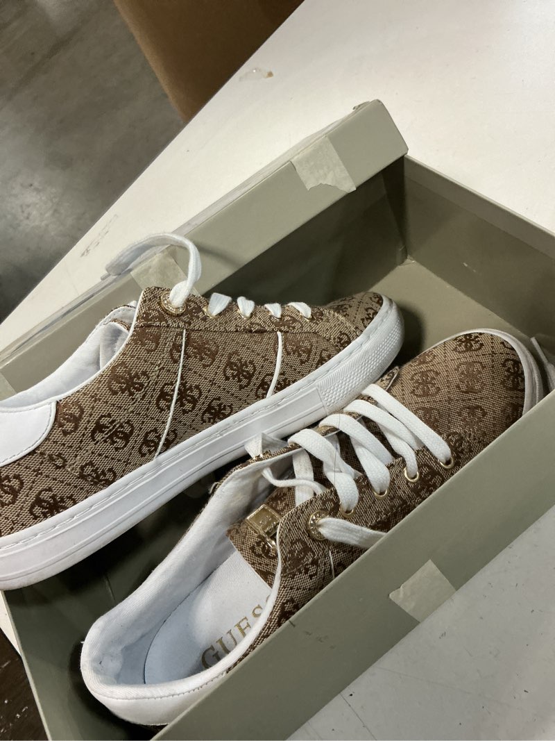Condition photo showing As Is for Guess Womens Jelexa