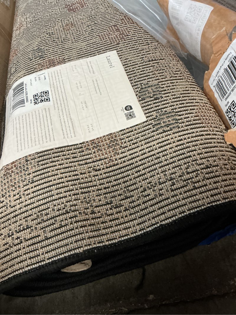 Condition photo showing Good Condition for loloi rifle paper co. laurel collection lau-02 black 6'-6" x 9'-2" area rug black 6'6" x 9'2" (rectangular)