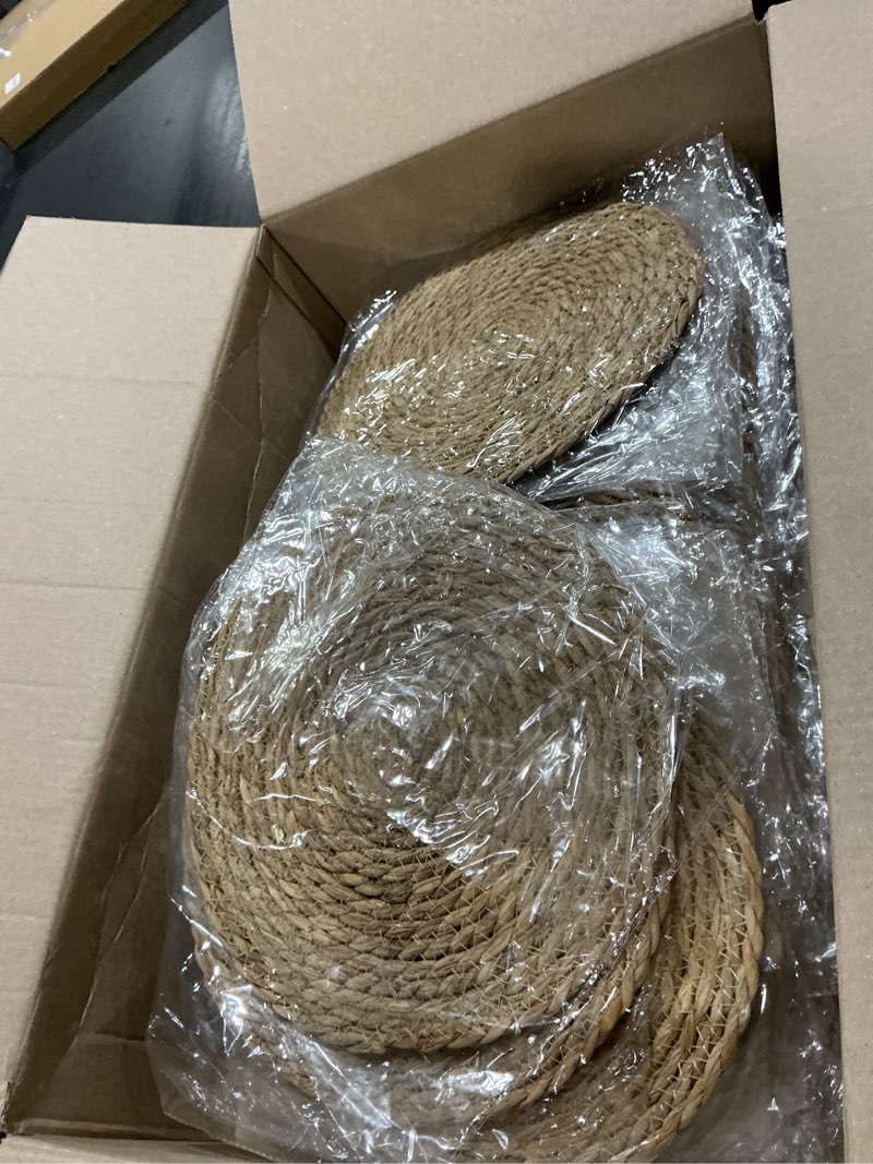 Condition photo showing Good Condition for 30 PCS Round Bulrush Woven Placemats 12 Inch Boho Rattan Chargers for Dinner Plates Natural Hand Weave Table Mats Rustic Wicker Braided for Farmhouse Home Wedding Party Outdoor Christmas Decor