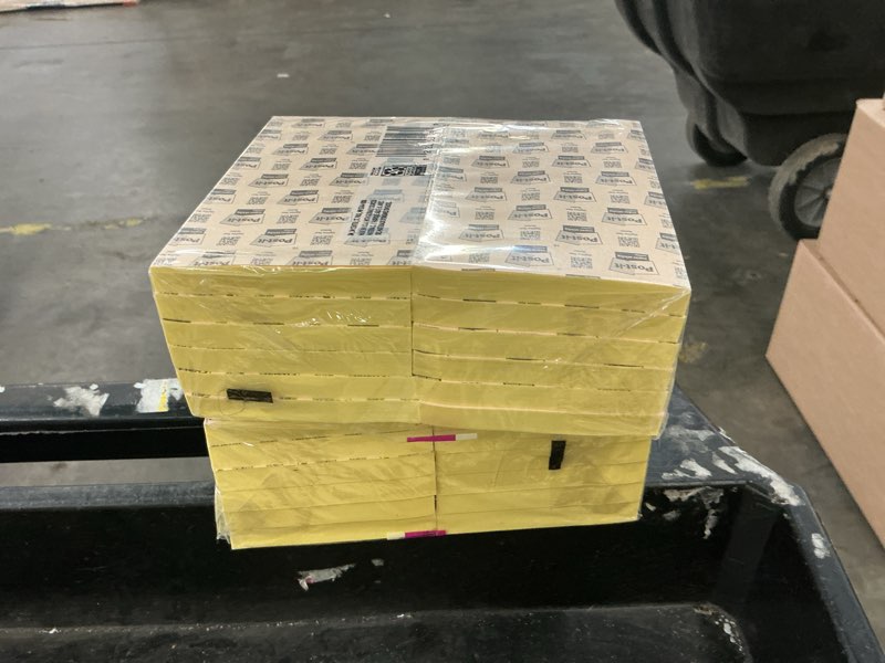 Condition photo showing New/Like New for post-it super sticky notes  3  x 5   yellow  12 pads