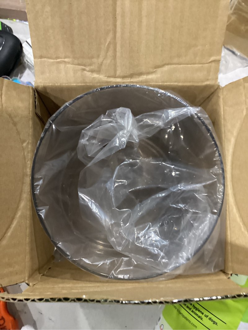 Condition photo showing New/Like New for acrylic cylinder vase, thick vase, non-breakable plastic, decorative centerpiece for home or wedding, 5.9"x5.9" short round - clear clear 5.9"x5.9" (single)