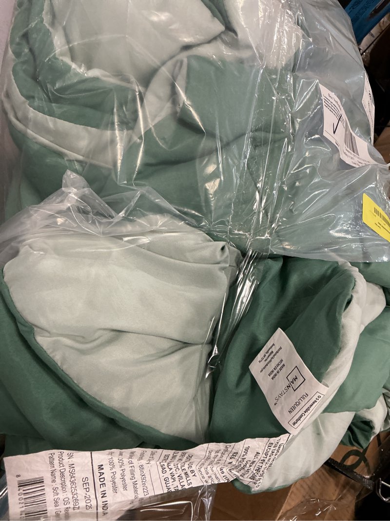 Condition photo showing As Is for mainstays green reversible microfiber comforter, full/queen