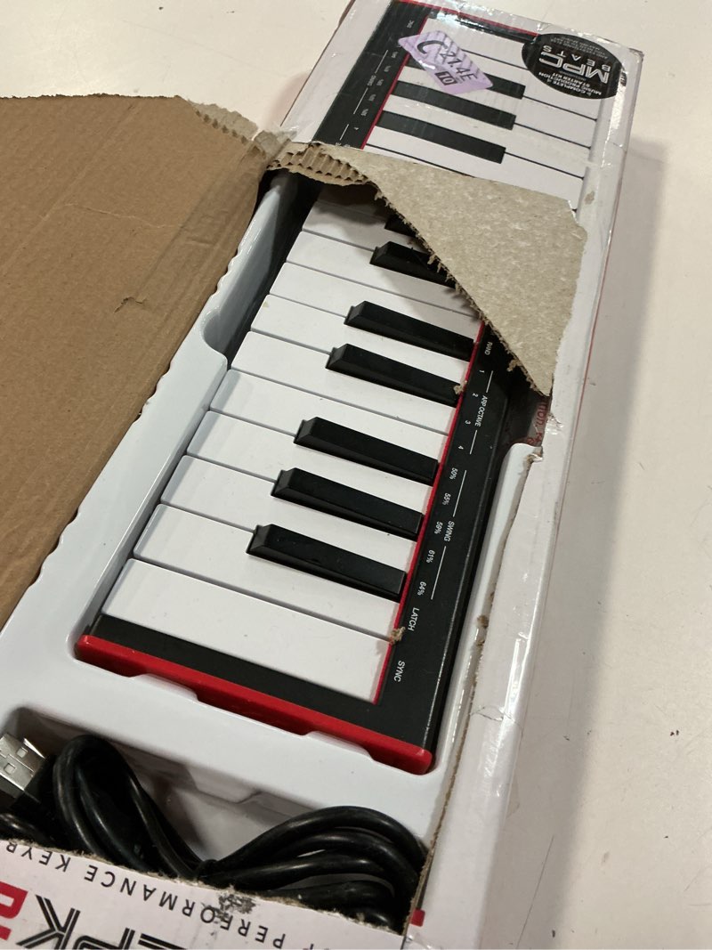Condition photo showing Good Condition for akai professional lpk25 - usb midi keyboard controller with 25 responsive synth keys for mac and pc, arpeggiator and music production software,black