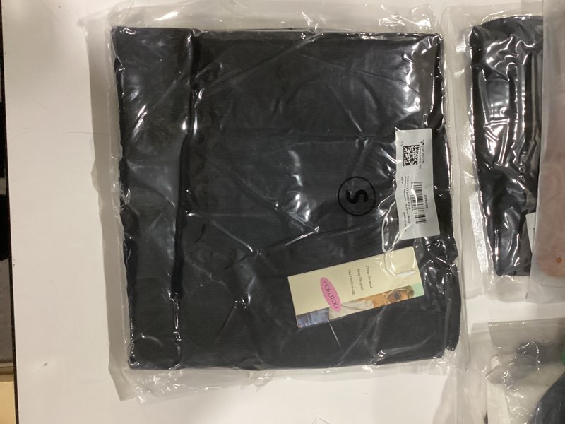 Condition photo showing Good Condition for Dokotoo Women's Sweaters Colorblock Crewneck Cotton Long Sleeve Fall Winter Knit Pullover Jumper Tops Small Z Black 1