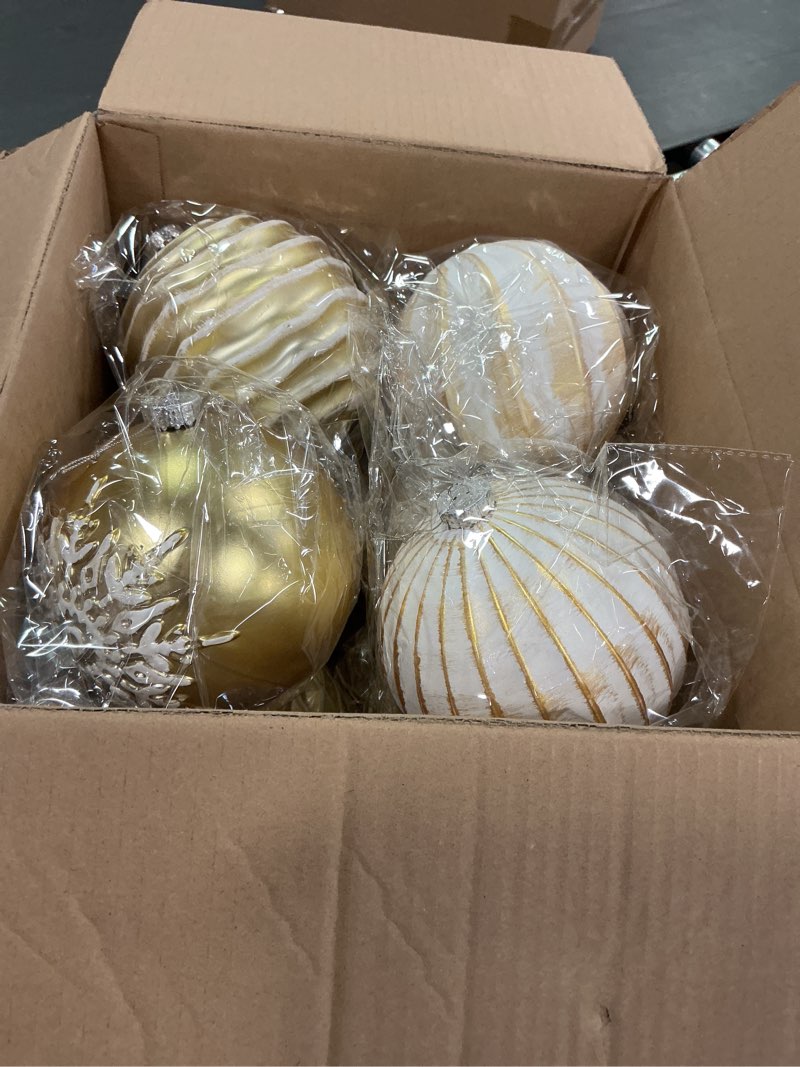 Condition photo showing New/Like New for Yunlly 8 Pcs 6 Inch Large Farmhouse Rustic Christmas Ball Ornaments Set White and Gold Vintage Christmas Tree Ornaments Hanging Plastic Neutral Farmhouse Distressed Tree Decoration for Xmas Home Decor