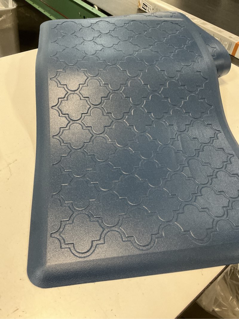 Condition photo showing Good Condition for wellnessmats et32wmrwgry estates trellis kitchen mat - beach glass, 3 l x 2 w ft.